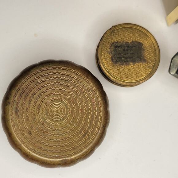 Vintage/Antique Vanity Lot - Picture 12 of 12